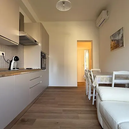 Free Parking & Wi-fi - Near The Station *